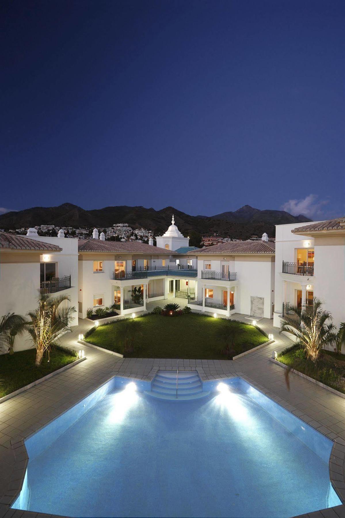 Apartamentos Marina Turquesa Nerja Exterior photo